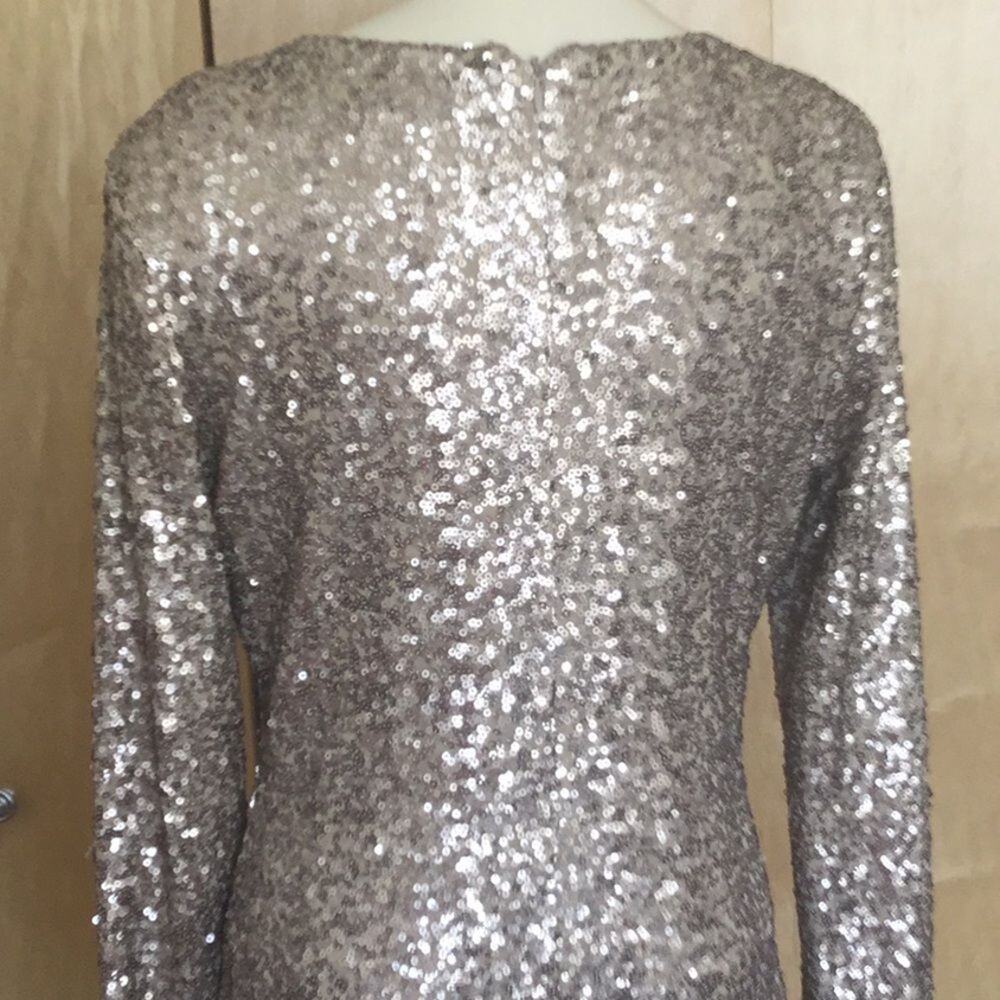 Cowl-sequin-embellished long-sleeved dress888 - Picture 6 of 9